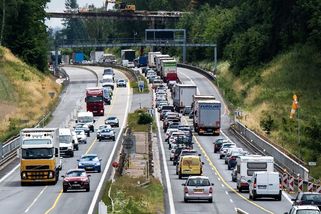 Přehledně: Kolik stojí dálniční známka nejen v Česku a jak ji koupit - Seznam Zprávy